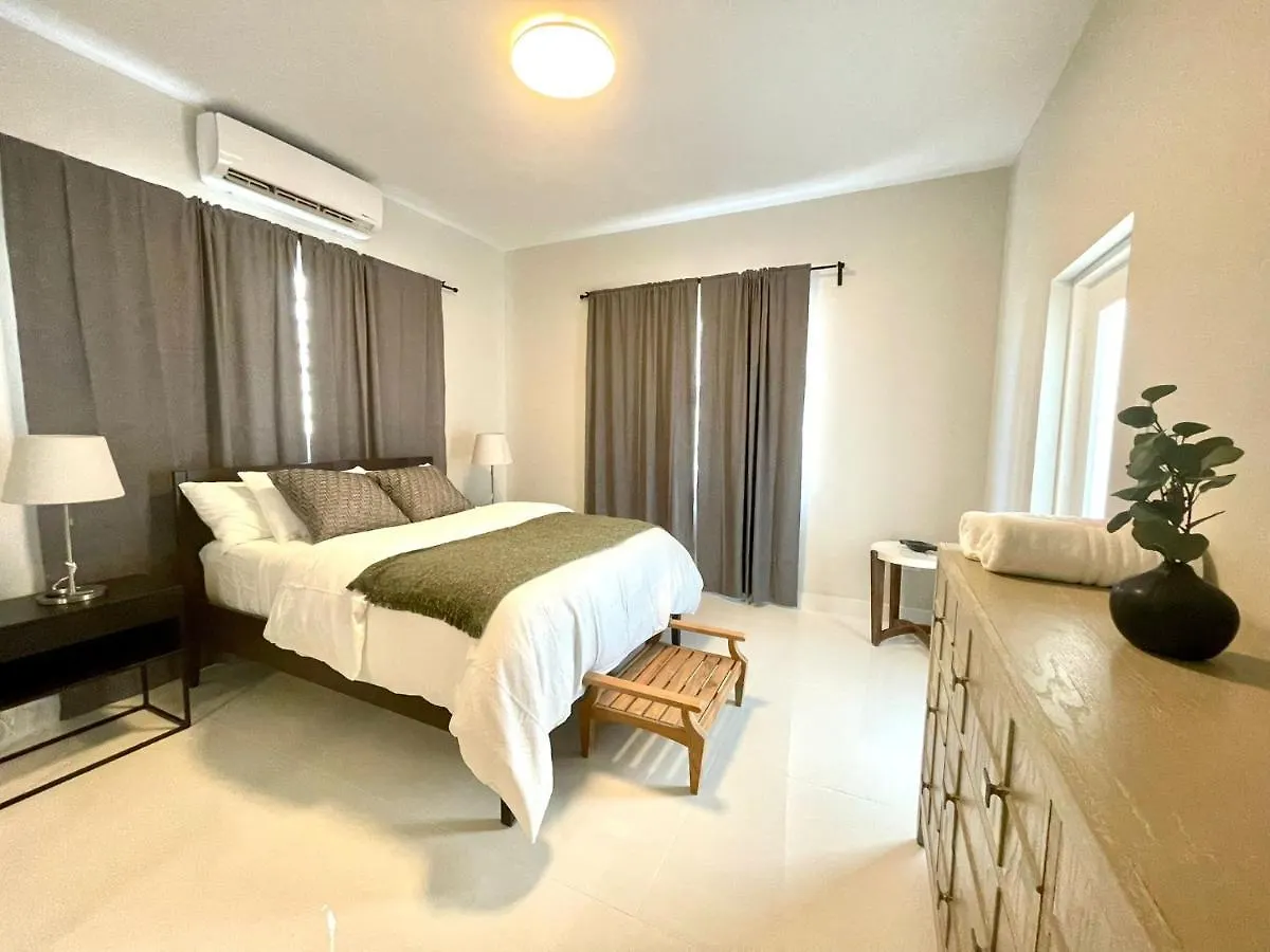 Breathtaking 3-Br Beachside Apt San Juan 0*,